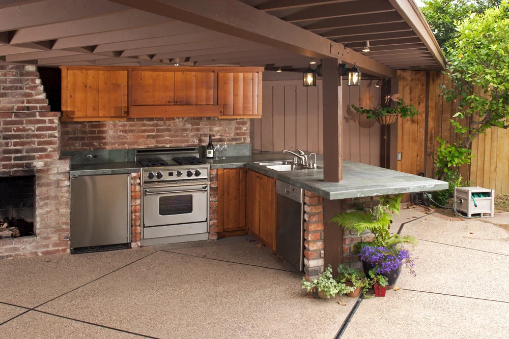 Outdoor Kitchens - Elegant Builders